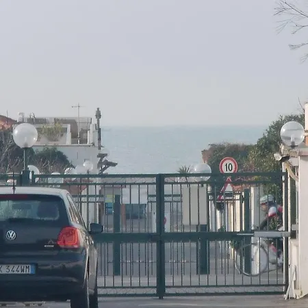 Tognazzi *
